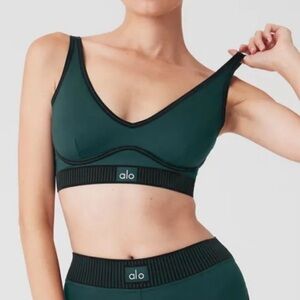 Alo Yoga Airlift Line Up Bra Winter Ivy XS